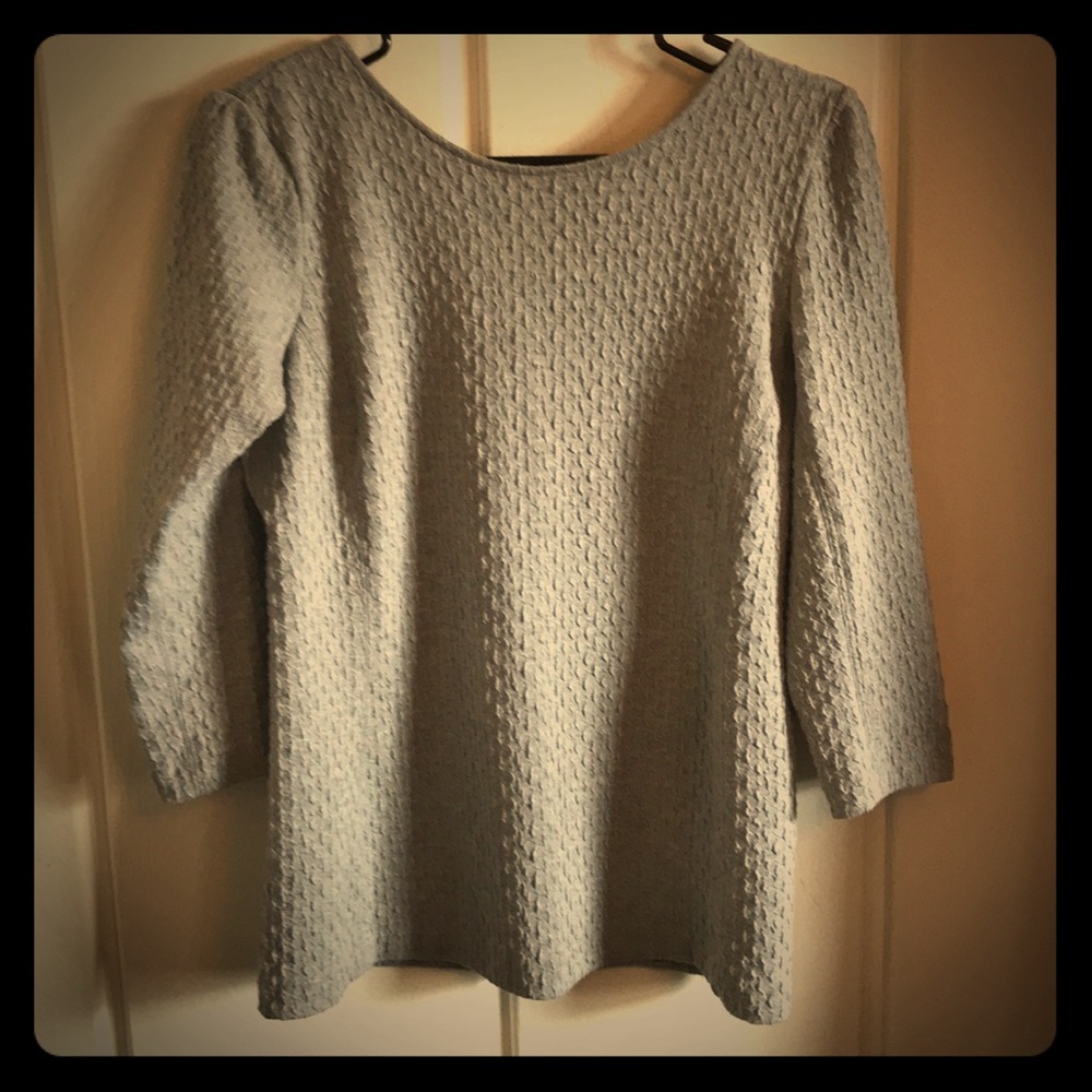 Adorable low back top! - Picture 3 of 6